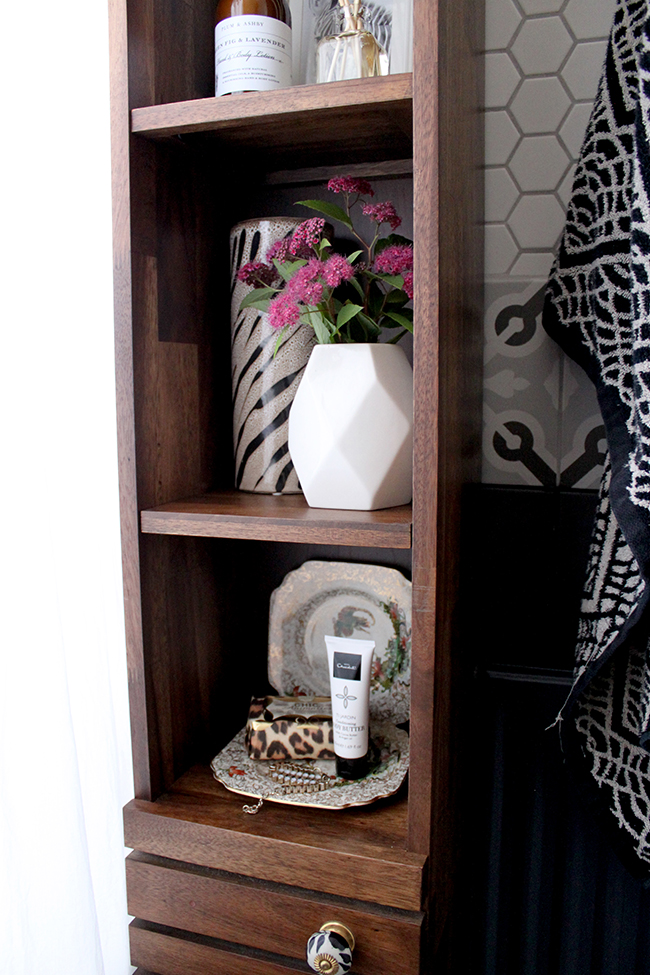 Swoon Worthy - bathroom shelf styling