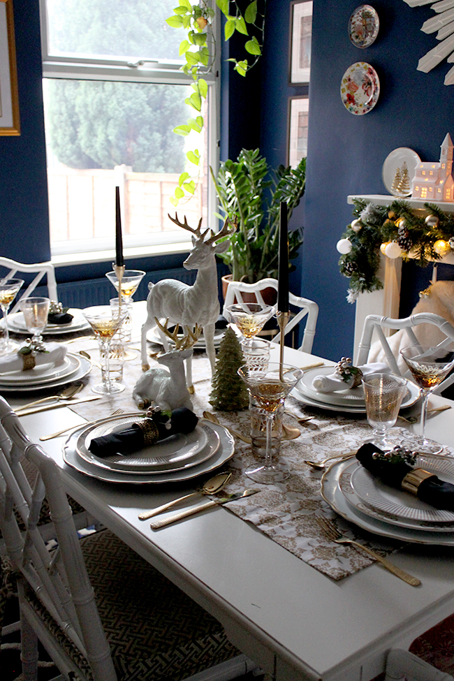 Swoon Worthy - Gold, black and white Christmas Dining Table setting - see more at www.swoonworthy.co.uk