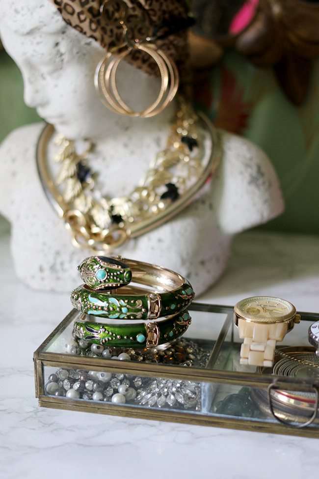Swoon Worthy - Dressing Room Tour - Jewellery display bust