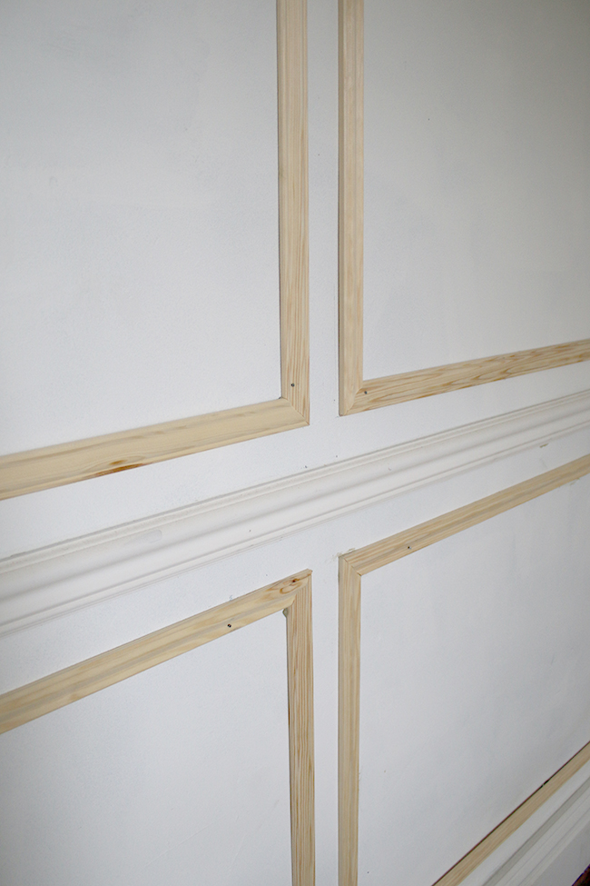 Installing moulding - see more at www.swoonworthy.co.uk
