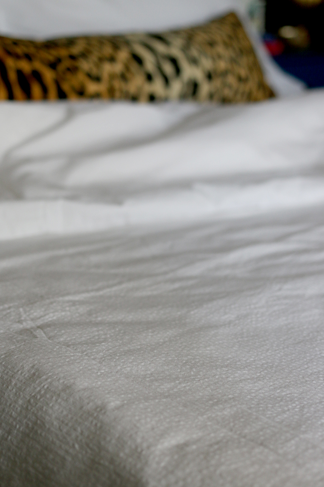 Soak and Sleep Luxury Seersucker bedding in white