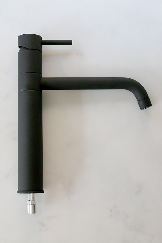 In the market to update your kitchen taps and looking for something a little bit different? Check out the best source for black taps in the UK!