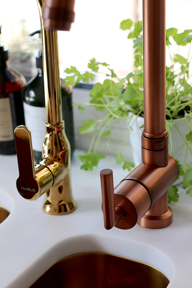 Looking to update your kitchen taps? Check out the difference between the bronze and brushed copper finishes.