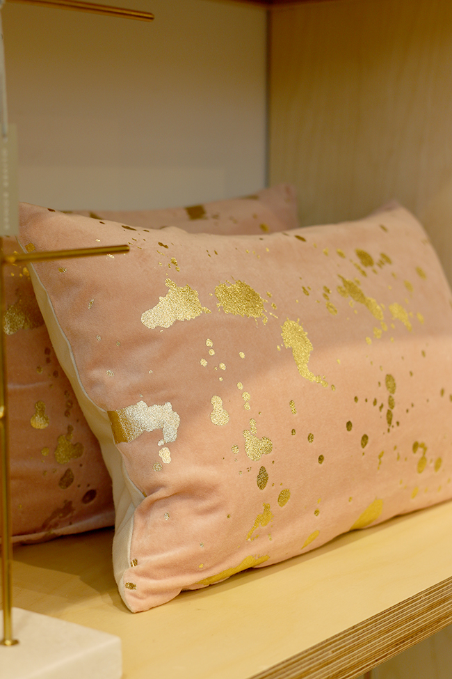 oliver-bonas-blush-pink-and-gold-cushion-detail