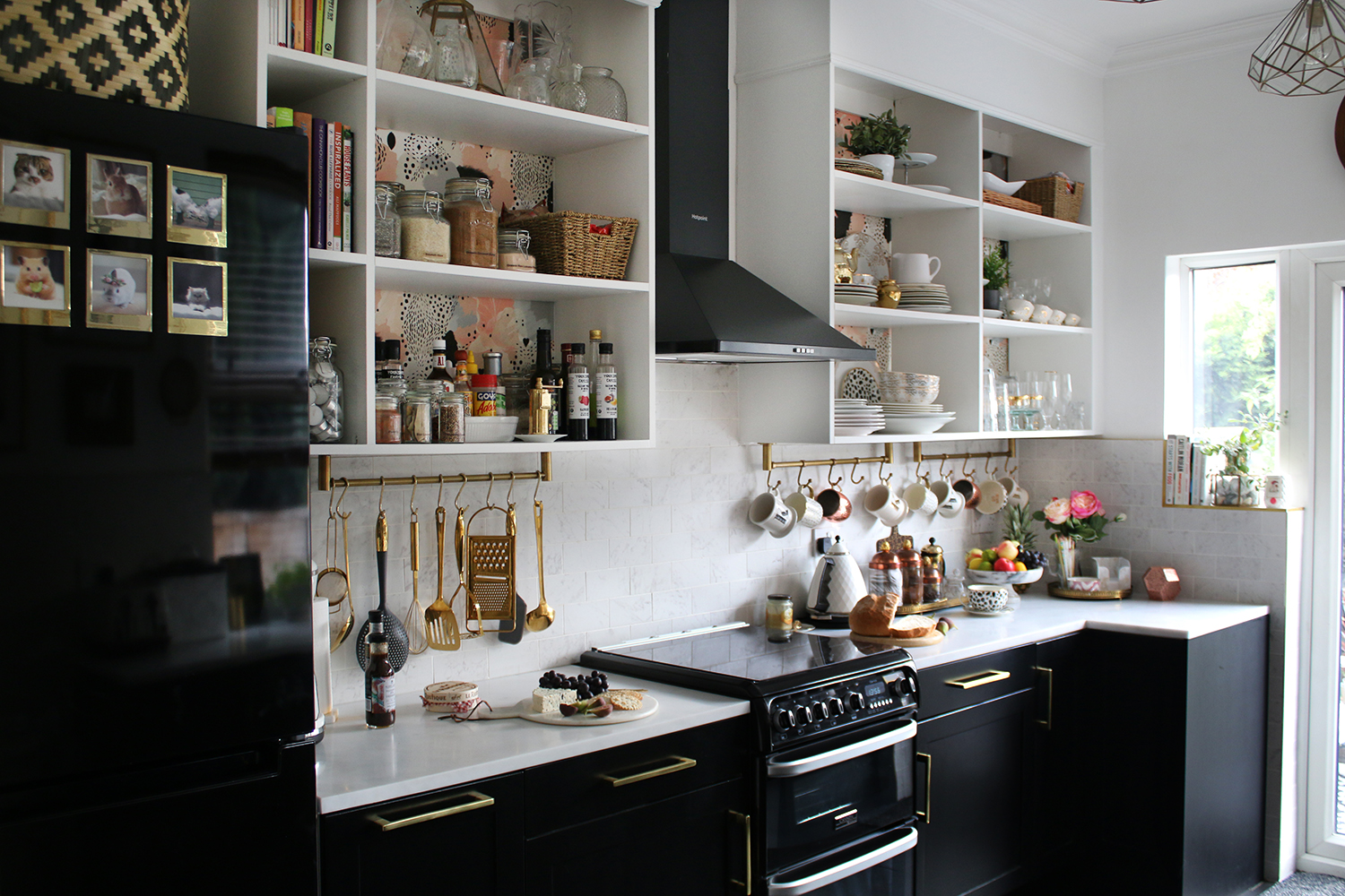 Black And White Kitchen - Photos & Ideas