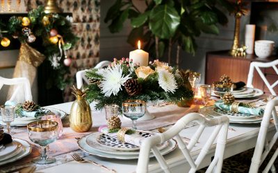 How to Create a Glam Christmas Table Setting on a Budget!