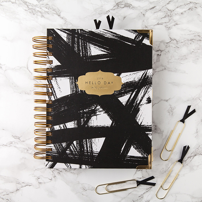 Everyone needs a good planner, check out my 8 home office must-haves!