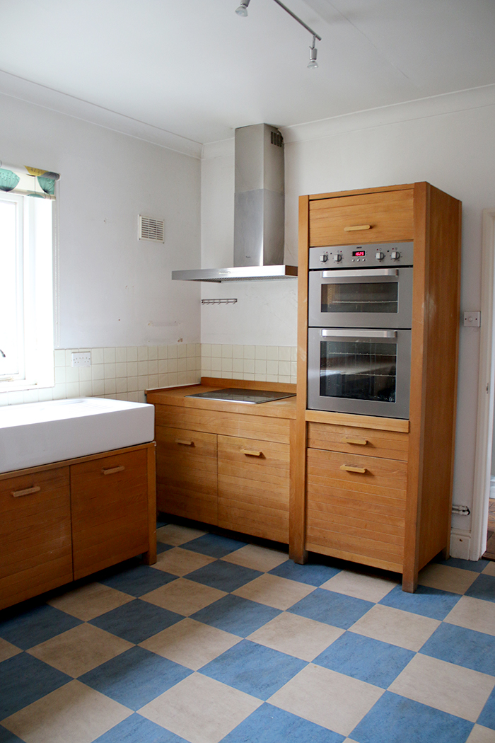 Take a first look at our new home including an empty room tour around our kitchen