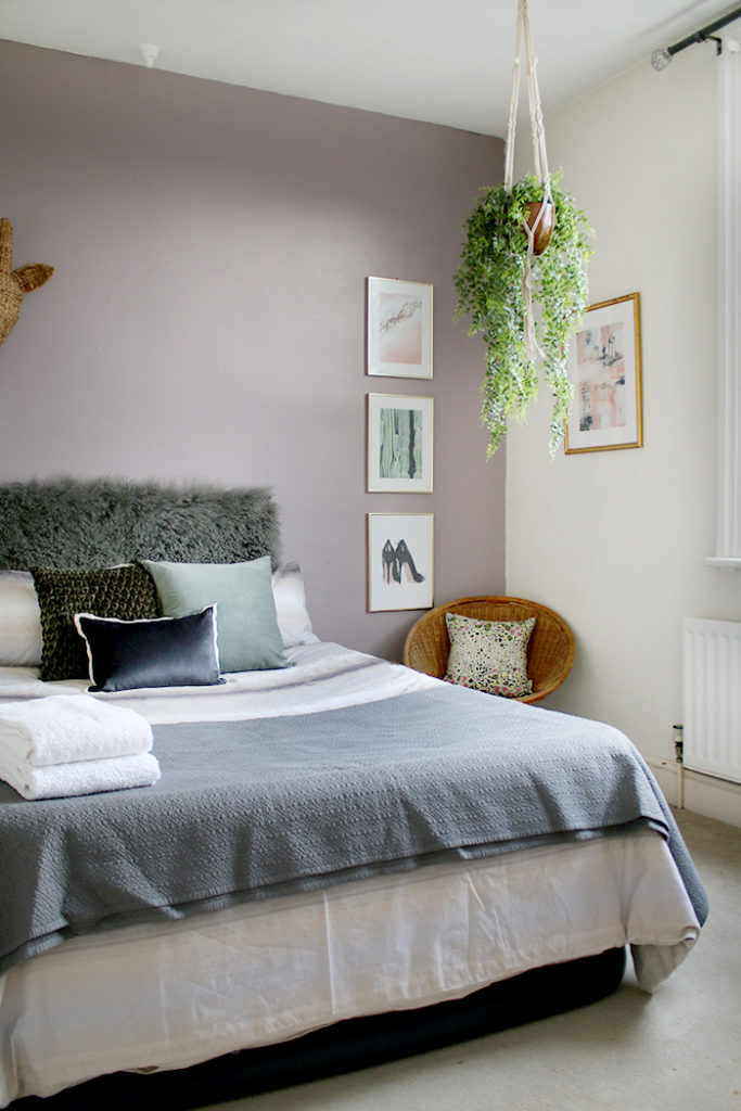 How I Created a Guest Bedroom with No Money in 2 Hours Swoon Worthy