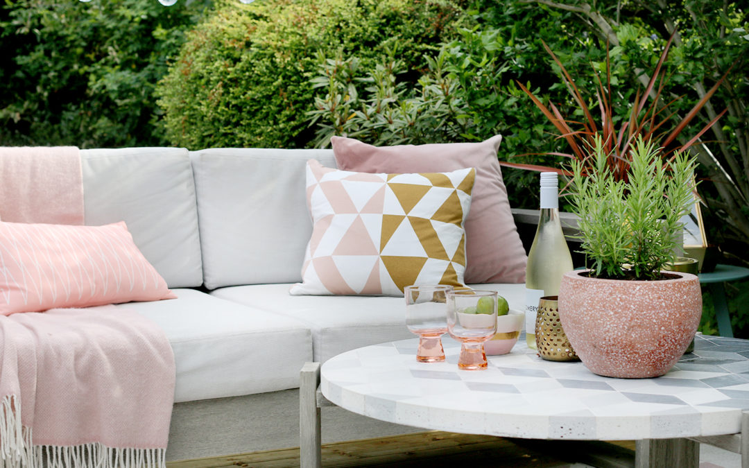 Summer Garden Reveal in Peaches and Pinks