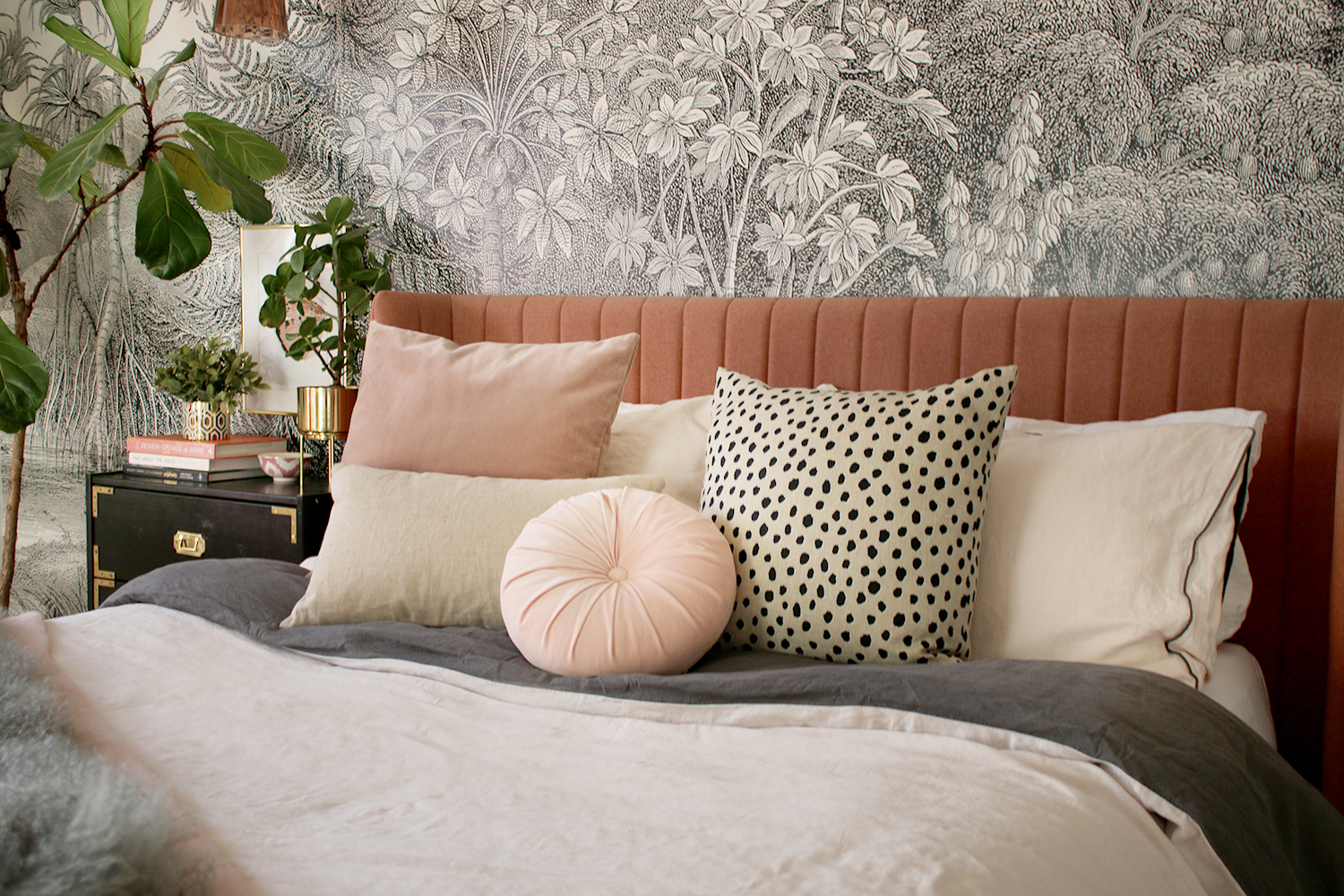 How to Style a Bed - Swoon Worthy