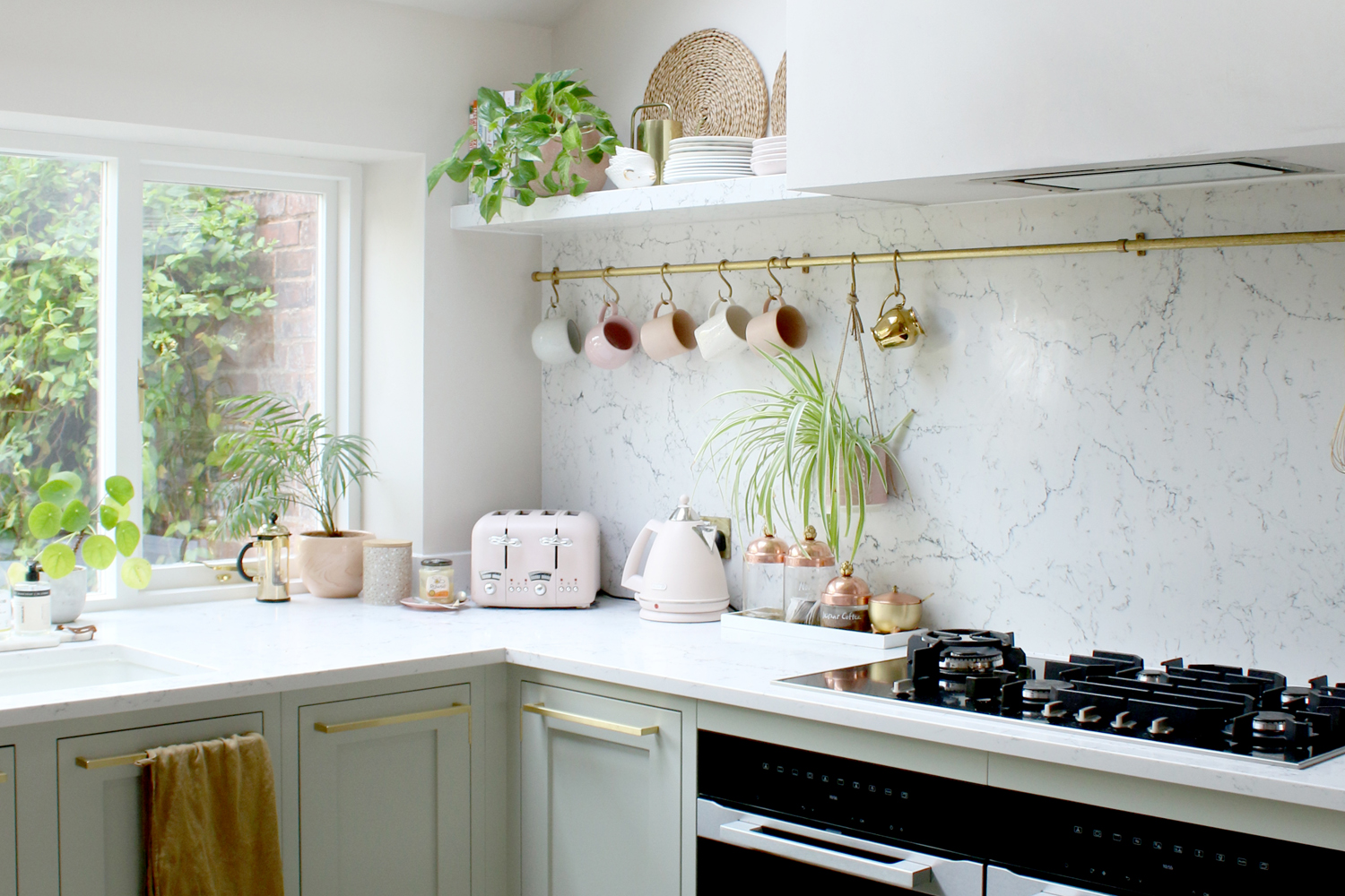 7 Tips for Styling Your Open Kitchen Shelves - Swoon Worthy